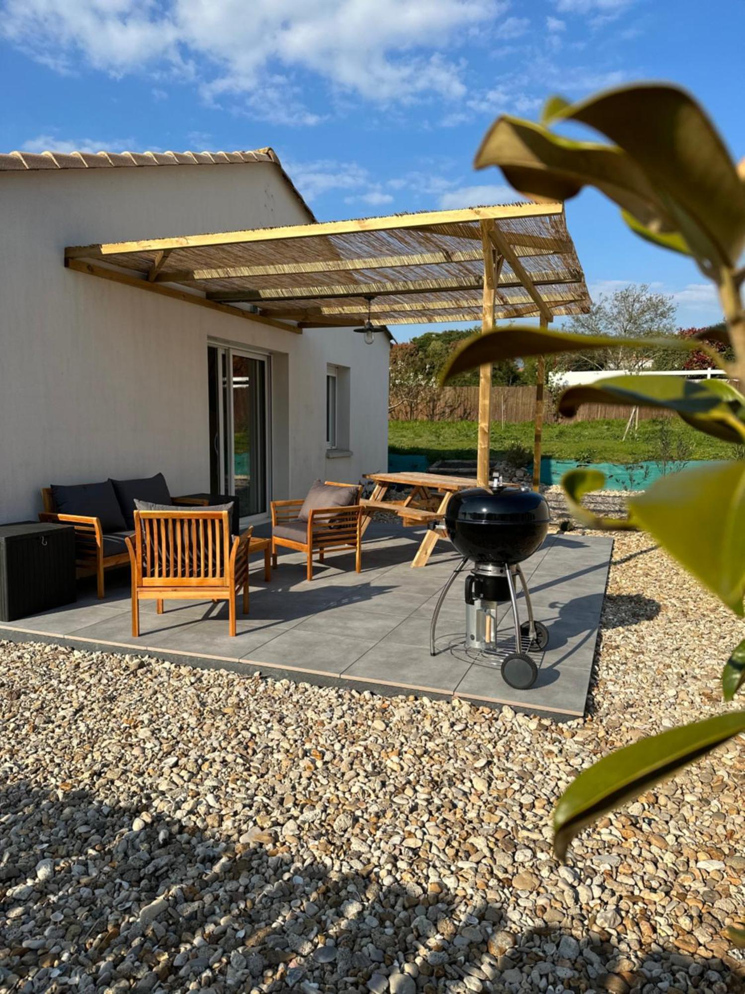 Maison Au Calme Pres Des Plages Poiroux Luaran gambar