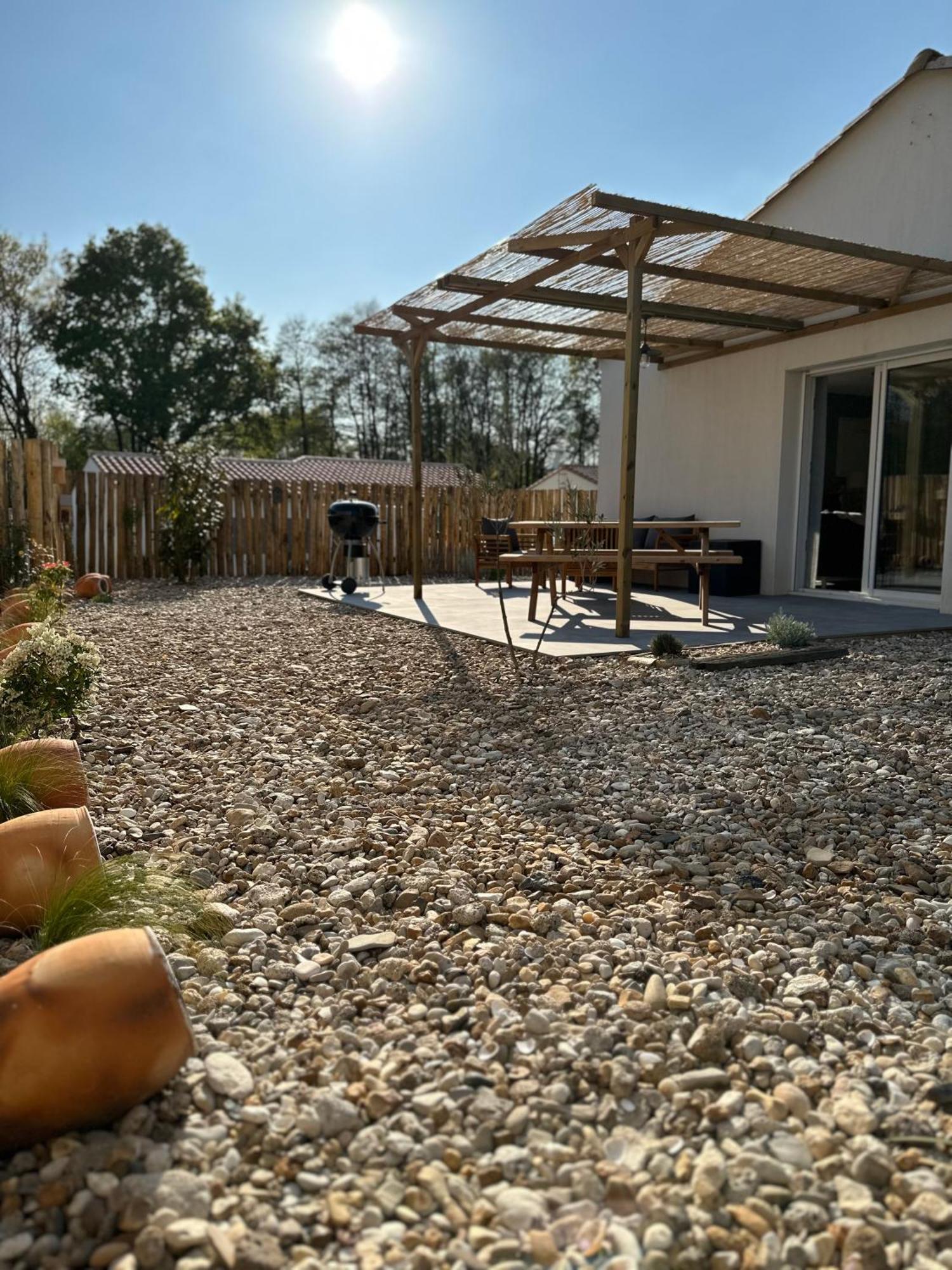 Maison Au Calme Pres Des Plages Poiroux Luaran gambar